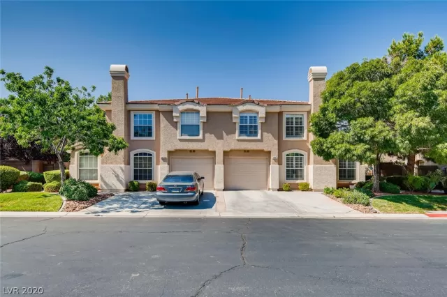 MLS: 2233551 Condo For Sale