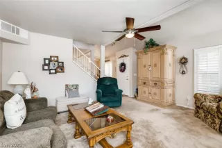 Photo #5: 2233551 Listing