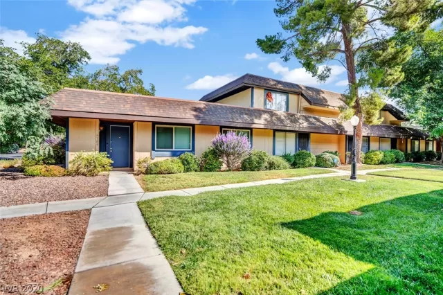 MLS: 2233552 Condo For Sale