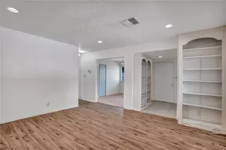 Photo #2: 2233552 Listing