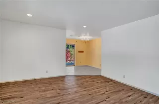 Photo #4: 2233552 Listing