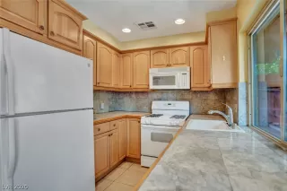 Photo #5: 2233552 Listing