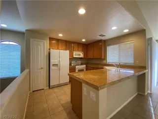 Photo #1: 2233556 Listing 