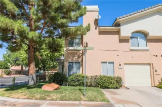 Photo #1: 2233580 Listing