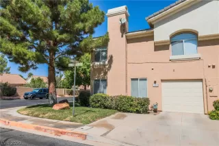 Photo #2: 2233580 Listing