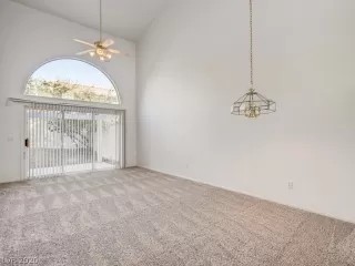 Photo #4: 2233623 Listing