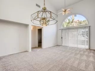 Photo #5: 2233623 Listing