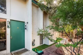 Photo #1: 2233642 Listing 