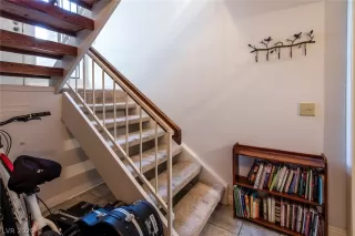 Photo #5: 2233642 Listing 