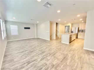 Photo #2: 2233682 Listing