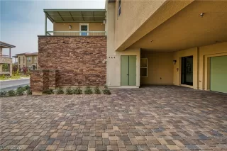 Photo #1: 2233711 Listing