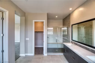 Photo #5: 2233711 Listing