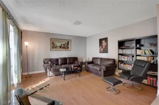 Photo #4: 2233752 Listing