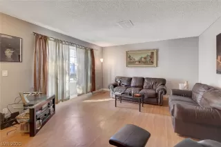 Photo #5: 2233752 Listing