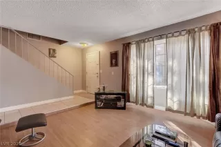 Photo #6: 2233752 Listing