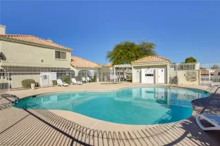 Photo #4: 2233800 Listing 
