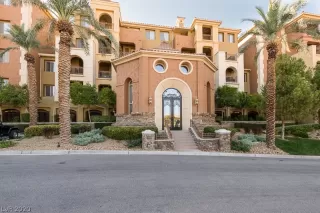 Photo #1: 2233806 Listing 