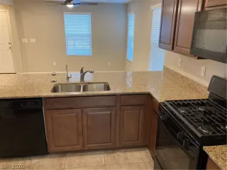 Photo #4: 2233831 Listing 