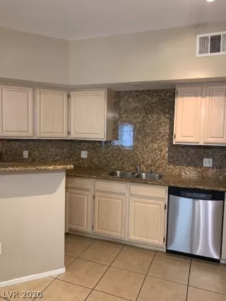 Photo #4: 2233845 Listing 