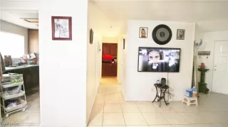 Photo #6: 2233848 Listing