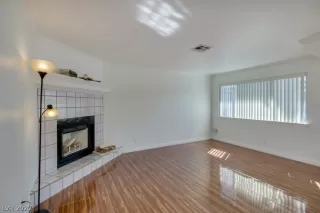 Photo #2: 2233858 Listing