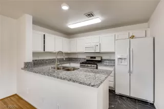 Photo #2: 2233870 Listing