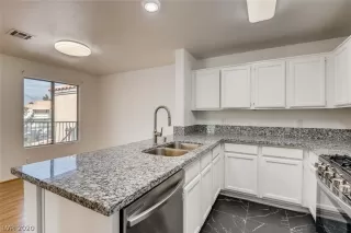 Photo #3: 2233870 Listing