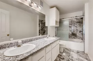 Photo #5: 2233870 Listing
