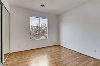 Photo #6: 2233870 Listing