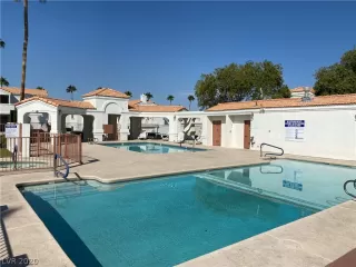 Photo #2: 2233907 Listing