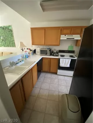 Photo #5: 2233907 Listing