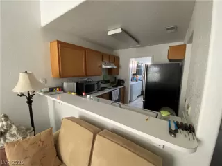 Photo #6: 2233907 Listing