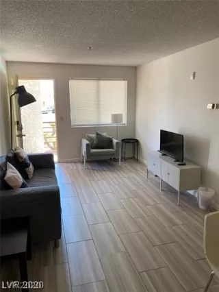 Photo #4: 2233909 Listing 