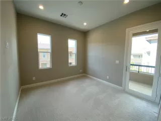 Photo #6: 2234000 Listing