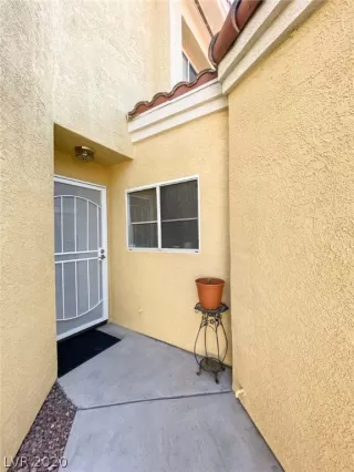 Photo #3: 2234017 Listing