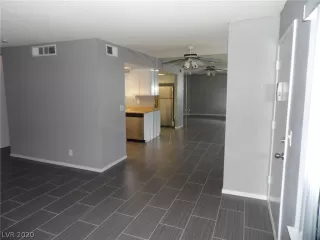 Photo #5: 2234037 Listing 