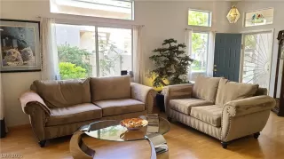 Photo #5: 2234070 Listing 