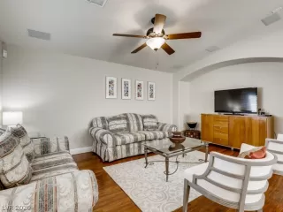 Photo #2: 2234083 Listing