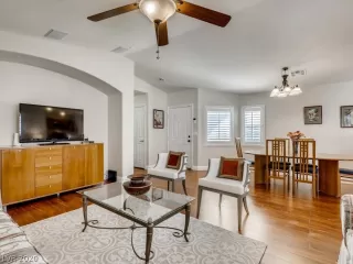 Photo #4: 2234083 Listing