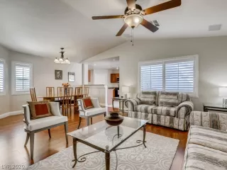 Photo #5: 2234083 Listing