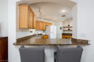 Photo #5: 2234255 Listing