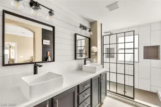 Photo #2: 2234295 Listing