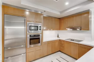 Photo #4: 2234327 Listing