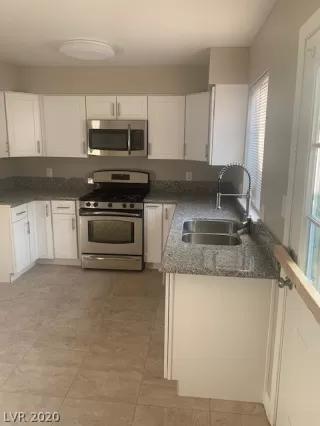 Photo #4: 2234404 Listing