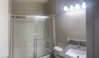 Photo #5: 2234404 Listing