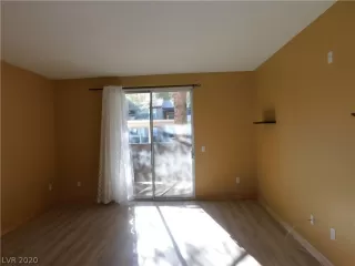 Photo #3: 2234413 Listing