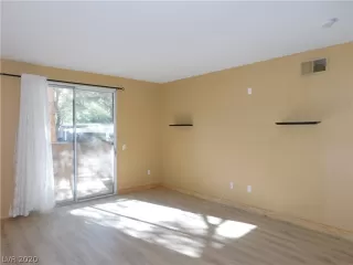 Photo #4: 2234413 Listing