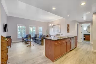 Photo #1: 2234435 Listing 