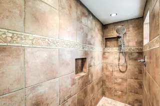 Photo #3: 2234474 Listing