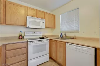 Photo #5: 2234515 Listing